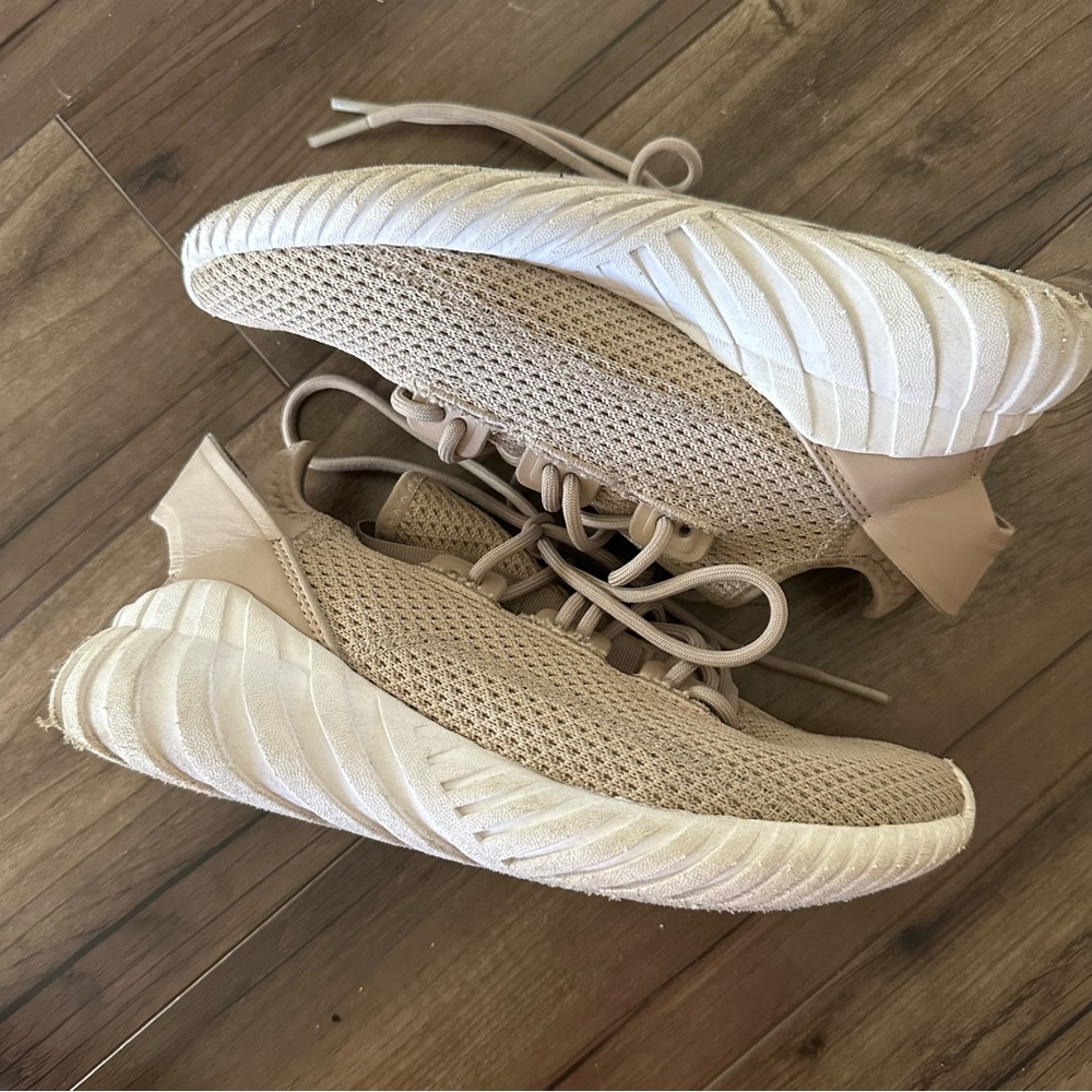 USED. Big Kids Adidas shoes. Size 3.5